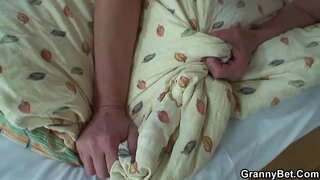 Ubudala umfazi seduced young guy