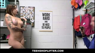 TeenShoplifter.com -ก้นใหญ่วัยรุ่นเสาเต้นจับได้ว่าขโมยขอกระเป๋า