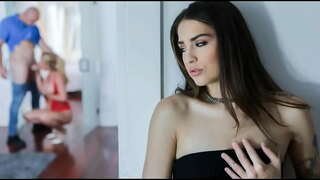 Milf Esgueirando-se sobre a Sua Menina do BF