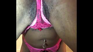 Nellycantsay twerking ਨੂੰ ਬੰਦ ਕਰਨ ਲਈ ਆਪਣੇ ਚਿਹਰੇ ਨੂੰ