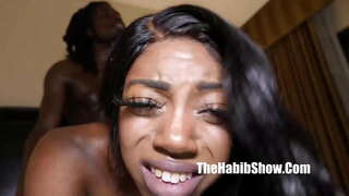 ���্রিস্টাল কুপার, চর্মসার, দুর্দশা, সঙ্গে, মাই এর, পেতিতে, খামখেয়াল ভালবাসে cameroncongo বিবিসি