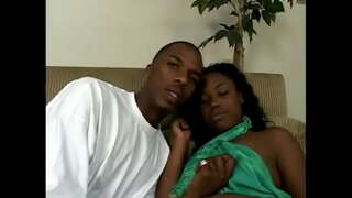 Ш негритянка цаштыра мотор шлангым шыпшынна, вара цилӓ позы трахаться