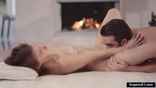 ���രു ബ്രൂനറ്റ് ജീവനക്കാരുടെ pussy licked then fucked by her manager