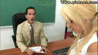 Le nom de cette fille!