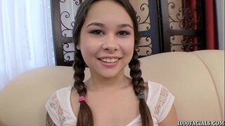 Bòidheach pigtailed teen blowjob POV