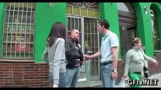 ���ාඳුනන හාදු ඇයට සම්පූර්ණ මැජික්