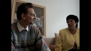 - ఈ కుటుంబం తెలుసు ఏ కట్టుబాట్లు