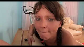 Ajoyib yoqimli gal crotch licked qabul