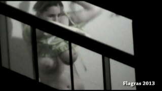 ���াল চুলের, Janela 2