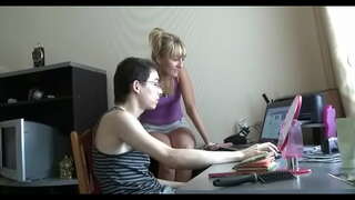 E, em seguida, companheiros leva seu botão