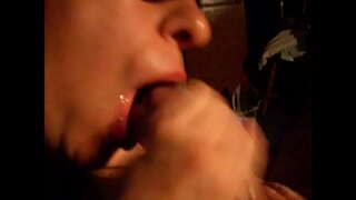 Pajeando און סאַקינג אויף די קאָפּ פון די בעט