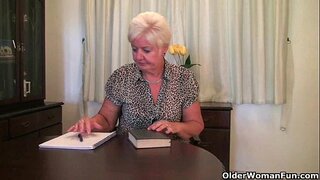 Британскиот grannies сакаат гледајќи ги како тие мастурбираат