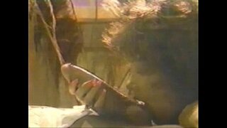 Eshli Dunn bën djalë pop madh në Zonjë në Blu