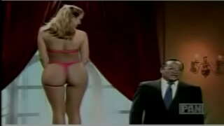 моніка Адаро 1 ...