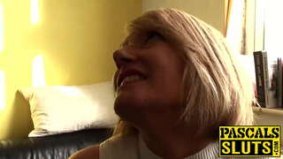 Sexy matura Amy are nevoie de un dur bate cu un penis mare