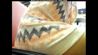 Gros Seins Bonnasse Blonde Avec Des Lunettes De Café Public