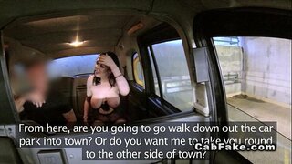 Store puppene amatør får ansikts i falske taxi