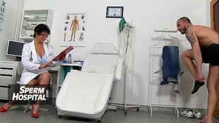 Emma একটি সুন্দর, দুর্দশা, অপেশাদার, কুক্কুট প্রথম অশ্লীল সিনেমা