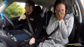 Ebony babe Sade Ardaigh boned ag teagascóir