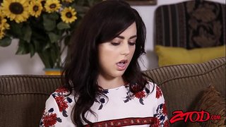 Qiziqtiradigan Julia Ann va Whitney Oq, katta bir xo'roz tashish 