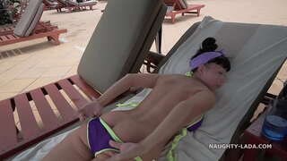 ���মার স্বচ্ছ বিকিনি