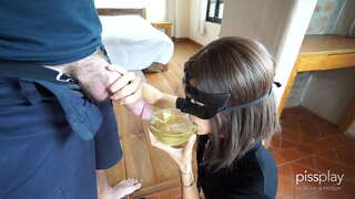 Կեղտոտ Խորը հետ Рвотными позывами համար Рабыни - Խմում է մի բաժակ մեզի!