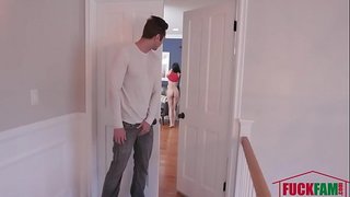 Squirts లోడ్ వీర్య ధ్రవమ్ చ ల్ల డమ్ లో గర్ల్ యొక్క ముఖం - శ్రుతి వండర్