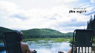 Холис мамнӯъ - Моне ва Эмили