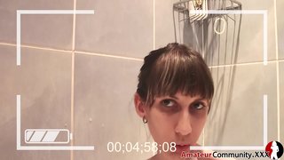 Ɇ�いミーティングを隠したバスルームへの指人