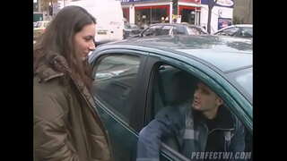 גרויס הור געץ פאַקט דורך צוויי גייז האָבן גענומען אַ האַלטן