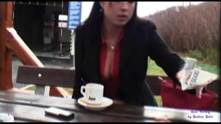 Varekova ist in einem Autobahnrestaurant auf der Jagd nach Kunden zum Ficken