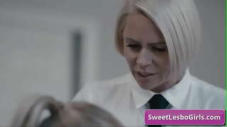 Watch కొంటె milf lesbos ఆనందించే డీప్ గాడిద మరియు పుస్సీ పూకు మీధ వేలితోరుద్ధడమ్ కోసం దీర్ఘ శాశ్వత క్లైమాక్స్ లో ఆఫీసు